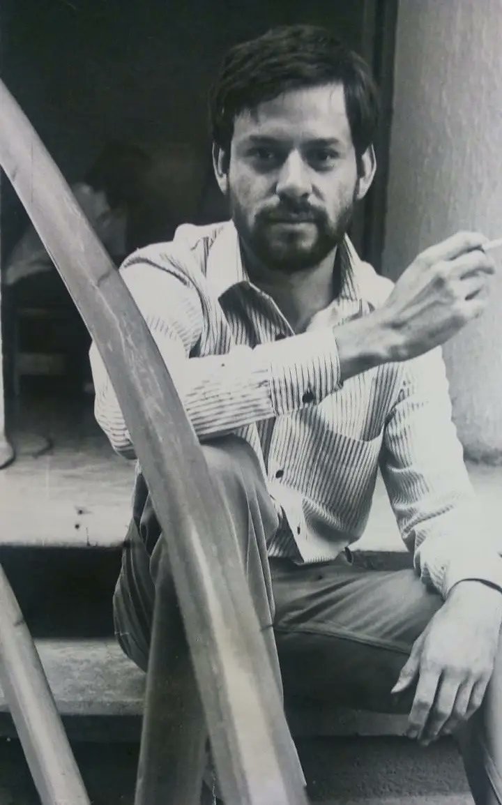 Esta noche en <a href="/SomosVocesMX/">Somos Voces</a>, el galerista Francisco de Hoyos narró que el pintor tapatío Enrique Guzmán ligaba en los baños Ecuador, emblemático espacio de encuentros entre hombres, ubicado en la calle de República del Ecuador, núm. 10, en la Ciudad de México.
🌈🔥