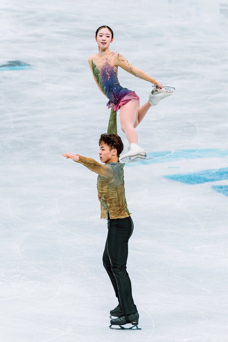 delayed3A's tweet photo. gorgeous lift positions from yunasumi
#yunasumi #4ContsFigure https://t.co/OlMCR8x3Cs