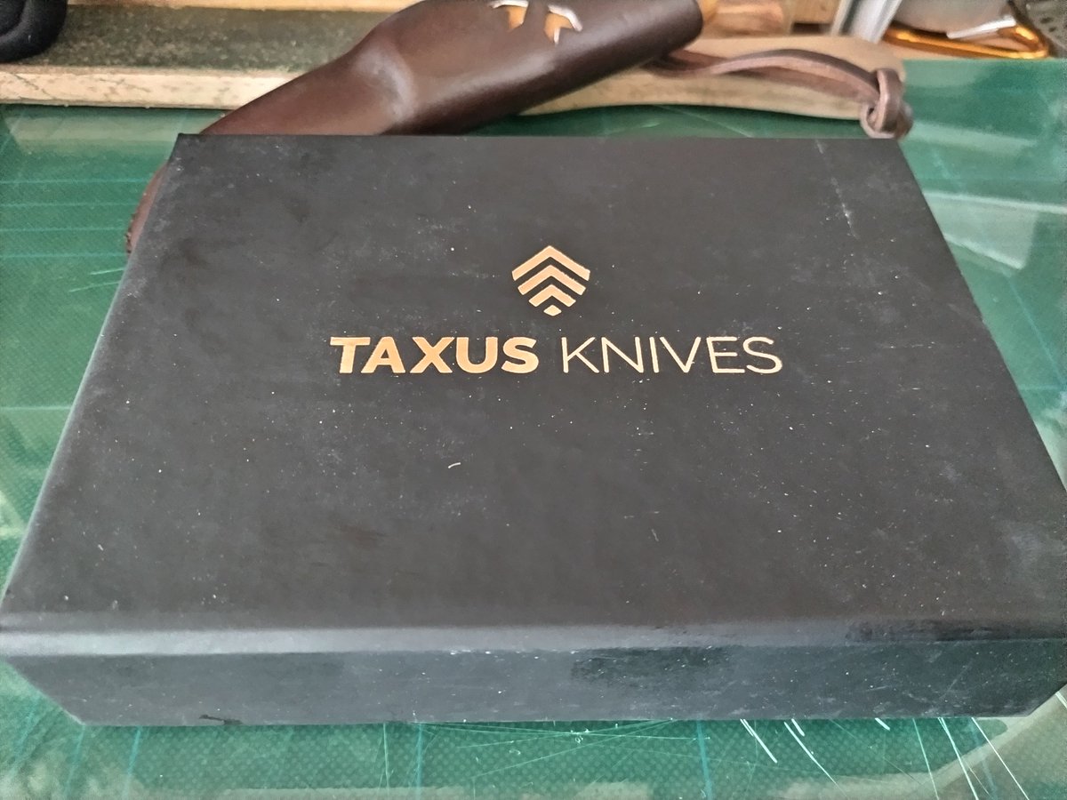 puipui00001's tweet photo. GIFTが届く…🎵
@CAMPLUS_outdoor
#紳士の嗜み
#TAXUS
#タクサスナイフ
#Gentleman https://t.co/g7jLEVjT6W