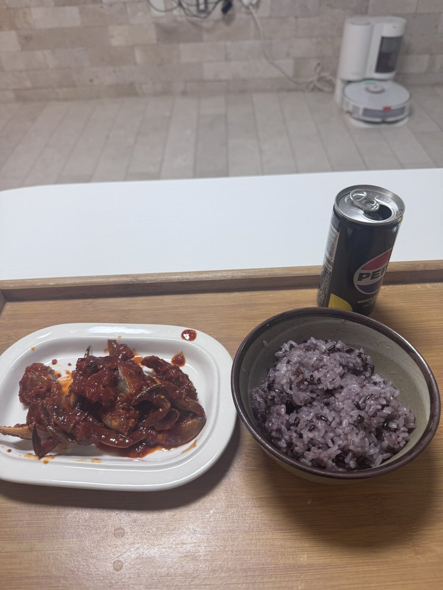sssong6823's tweet photo. 양념게장아 고마워 뚝딱! https://t.co/fpAvt9b25v