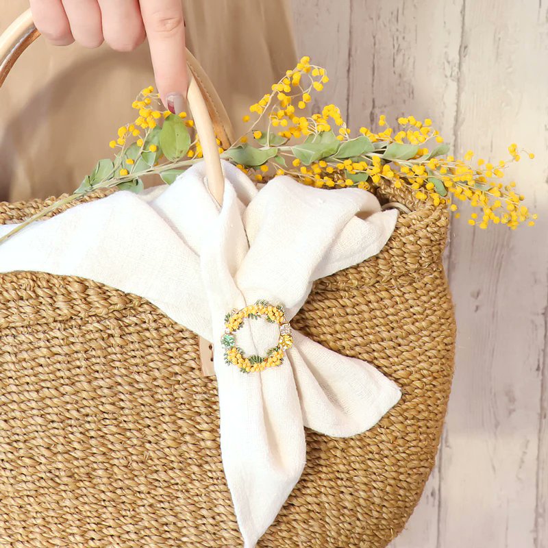 kiwa__online's tweet photo. 【新商品】ミモザ チャーム
春先になるとお花屋さんでたわわに咲き誇るミモザの季節がやってきました✨
ふわふわで小さなお花がかわいいミモザを今年は貴和製作所オリジナルのチャームにしてお届け！他にも新作レシピをご用意しました！
https://t.co/GA9SzLoEYV https://t.co/fyoqvDJFLL