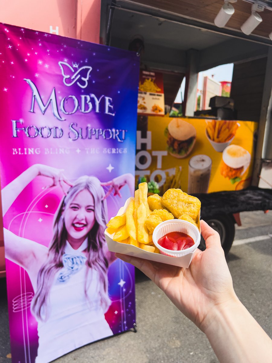 MOBYE_Fanbase's tweet photo. แทนคำขอบคุณจาก MOBYE FANBASE และเหล่า BlueRose ที่ให้โอกาสโมบายได้ร่วมงานใน #เพชรประกายซีรีส์  ขอเป็นแรงซัพพอร์ตให้ทีมงานและนักแสดงทุกคนสร้างสรรค์ผลงานดีๆออกมาอย่างที่ตั้งใจนะคะ

#MOBYE
#BLINGBLINGTHESERIES https://t.co/OVWWimIVMD