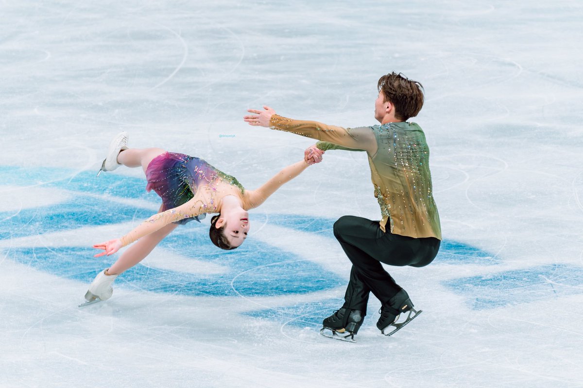 delayed3A's tweet photo. yunasumi tree of life program pics!! i absolutely LOVEEE this program
#yunasumi #4ContsFigure https://t.co/qDQDR2mixI