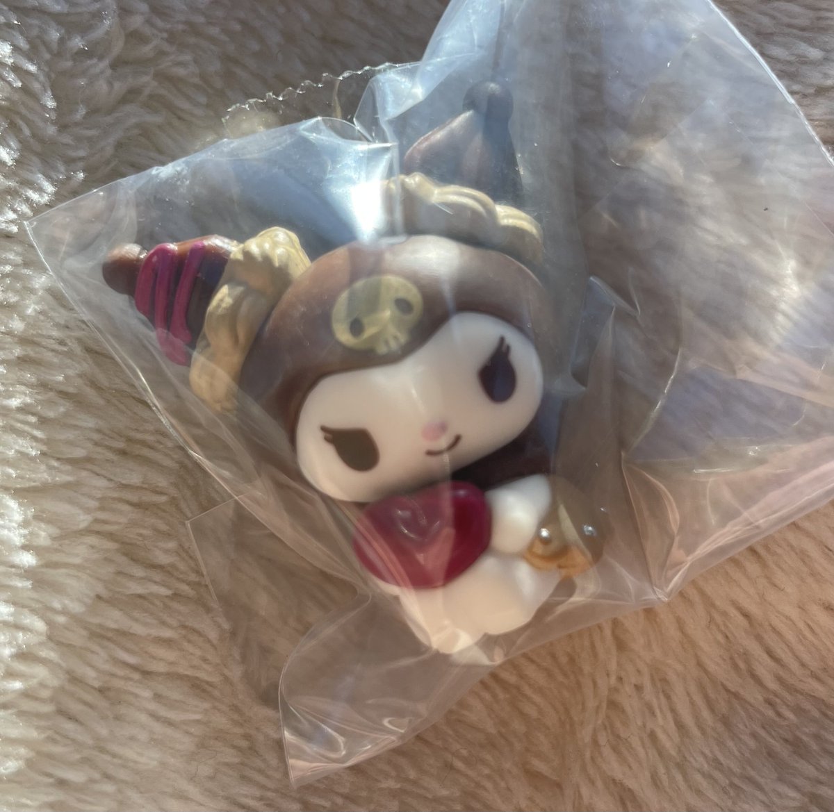 se__3103_'s tweet photo. サンリオ チョコレートドール ガチャガチャ
交換
譲▶︎ クロミ
求▶︎キティ
郵送希望です！
よろしくお願いいたします！
 #サンリオ交換 https://t.co/wZ2U8UapAy