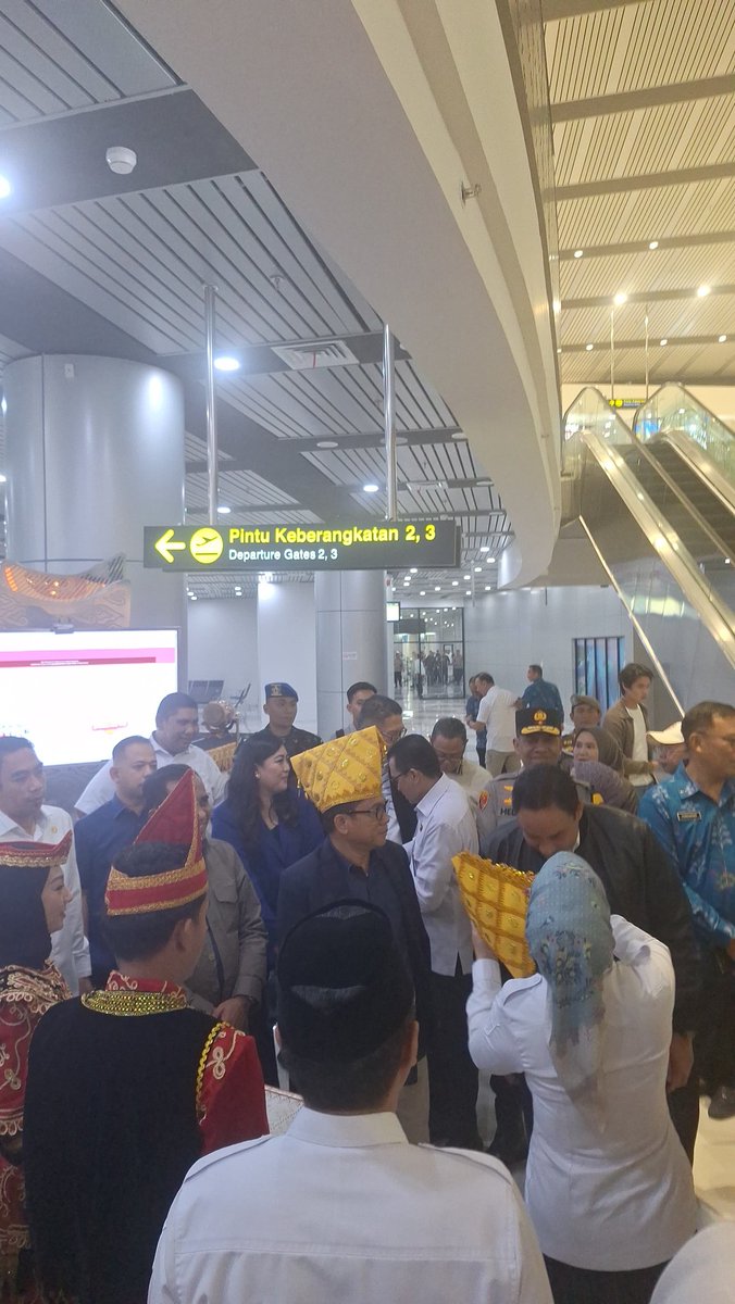 Peresmian POSBANKUM SULTENG oleh Menteri Desa PDT H. Yandri Susanto SPt, MPd bersama Menteri Hukum RI Dr. Supratman Andi Agtas. SH., MH, Kepala BNN KomjenPol. Dr (HC) Suzuki Ario Deto
#posbankumdesa
#jagadesakita
#TerimakasihPakMenteriDesa
#PendampingDesaHebat
#TPPIndonesia