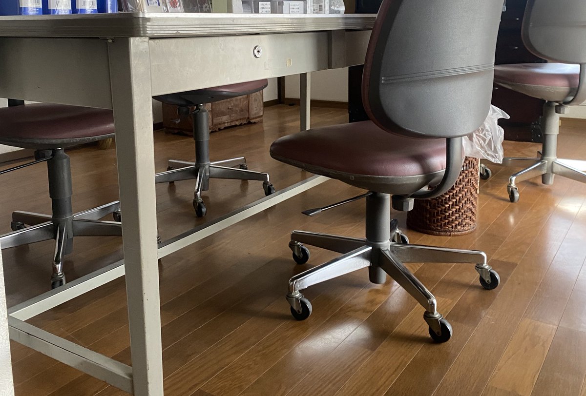 増えつつける備品や製品で事務所や倉庫のキャパがもう限界…という