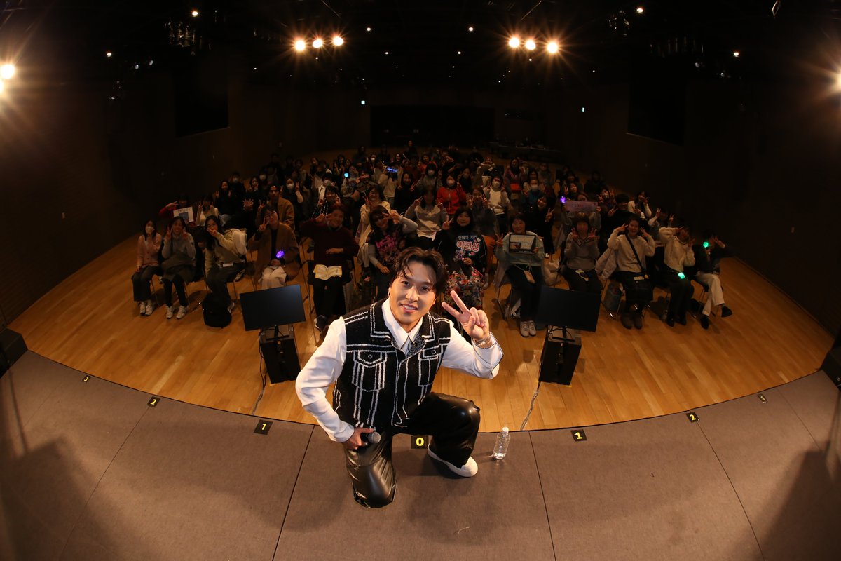 2motionstudio's tweet photo. [📸]
【Monday Kiz TOKYO SHOWCASE 〜First Japanese Single Release〜】

お越しいただいた皆様、ありがとうございました🙌
運命(2026)のリリースを記念した、
Monday Kizの久しぶりの日本でのステージ、
お楽しみにいただけましたでしょうか⁉️

今後のMonday Kizの日本での活動にも、
ぜひご期待ください😊

また、1/31(土)に配信リリースされた
「運���(2026)」も、たくさん聴いてくださいね‼️

🔹「運命(2026)」を聞く
🎧 https://t.co/kE1e5FvS7I
🔹「運命(2026)」MV
🎥 https://t.co/ndoBPzTf0U

#MondayKiz #マンデーキッズ #먼데이키즈
#イジンソン #LEEJINSUNG #이진성
#運命 #うんめい #운명
@mondaykiz_offic