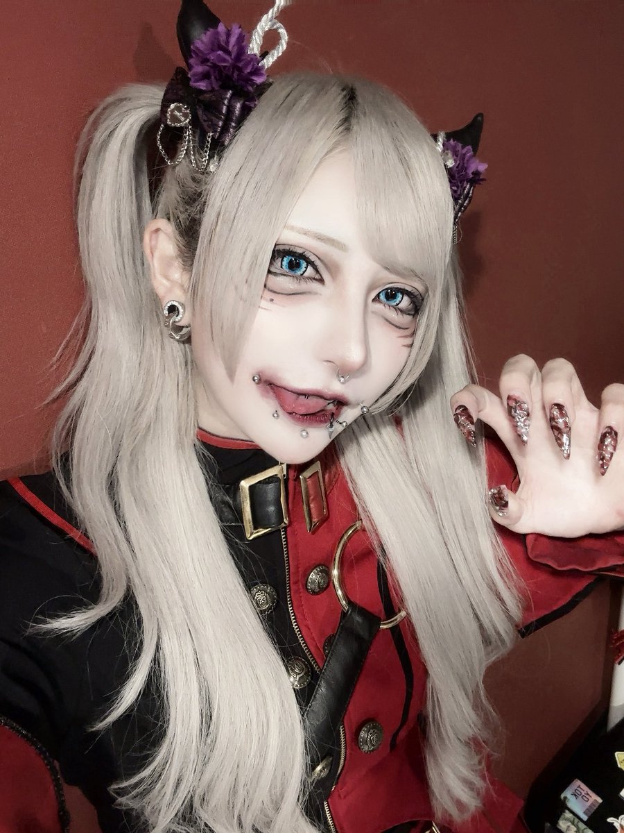 Post by 紫月 レンゲ 【 マーキュロ 】 on X: 貪り喰うぞ