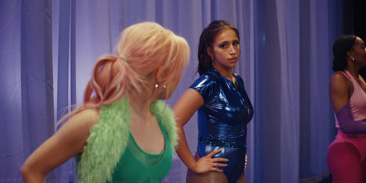PopCrave's tweet photo. 4 years ago today, Tate McRae released “she’s all i wanna be.” https://t.co/13k874f1NS