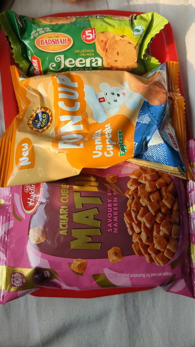 agrawalsid21's tweet photo. @RailwaySeva @drmdnr We have received snack packets worth a total of ₹30. Thanks! https://t.co/aWjRXegxKC