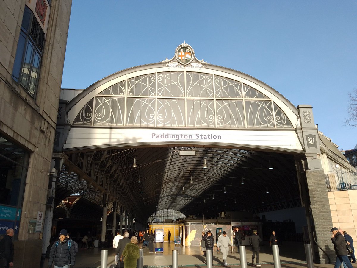 Enjoying moving around on London's Transport, from trains to tubes and buses but also finding quaint little streets hidden away as well #tarlietravels <a href="/GWRHelp/">GWR</a> <a href="/TfL/">TfL</a> <a href="/visitlondon/">Visit London</a>