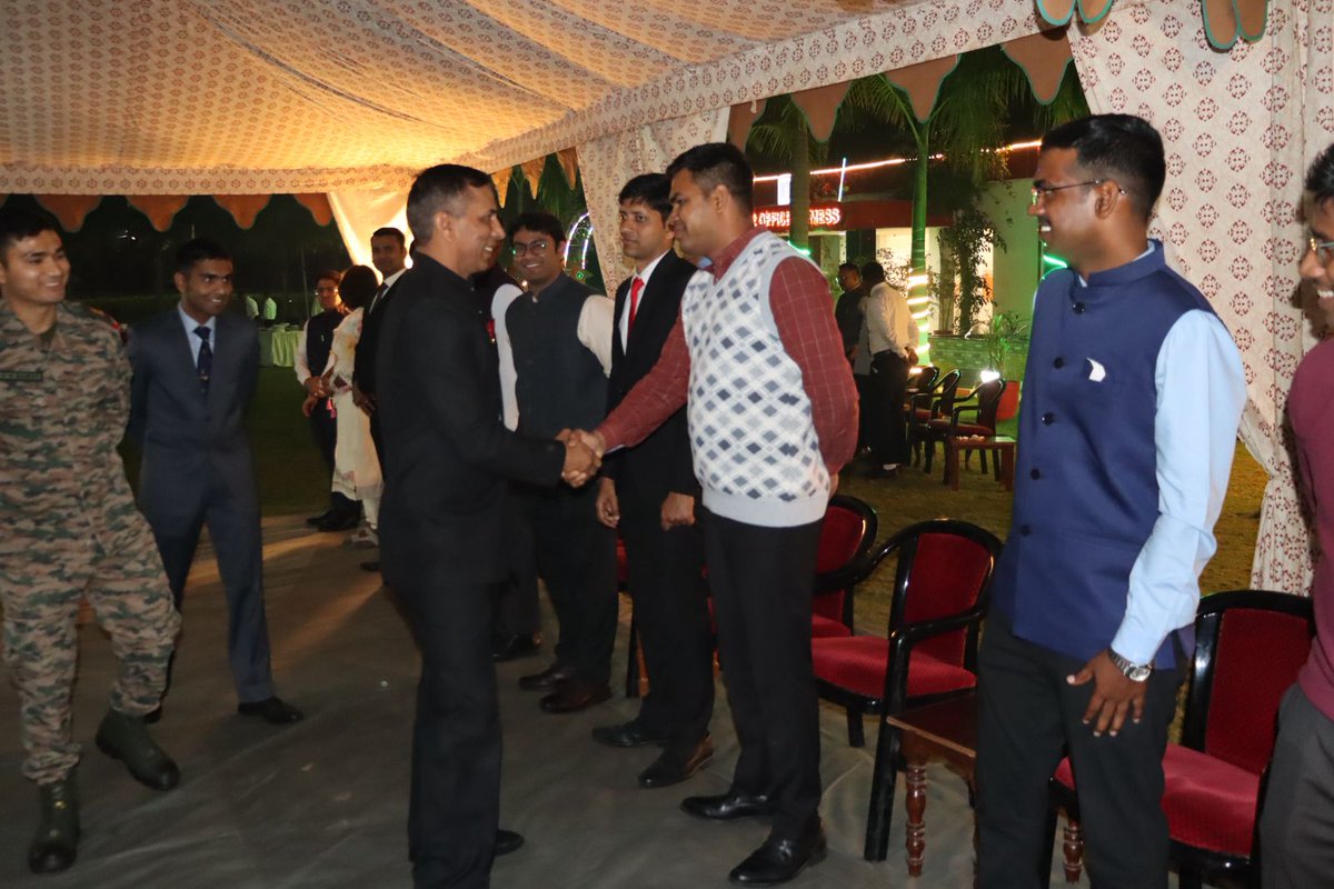 DefencePRO_Guj's tweet photo. “Rooted in knowledge, united in service, growing a greener tomorrow”
Amid shared purpose and green horizons, Golden Katar Division hosted a gracious visit of Indian Forest Service officers and 78 spirited Indian Forest Service Officer cadets from the Forest Research Institute, #Dehradun, celebrating stewardship, learning, camaraderie, and a collective vow to safeguard living landscapes.
#GoldenKatarDivision
#KonarkCorps
#SouthernCommand
#IndianArmy