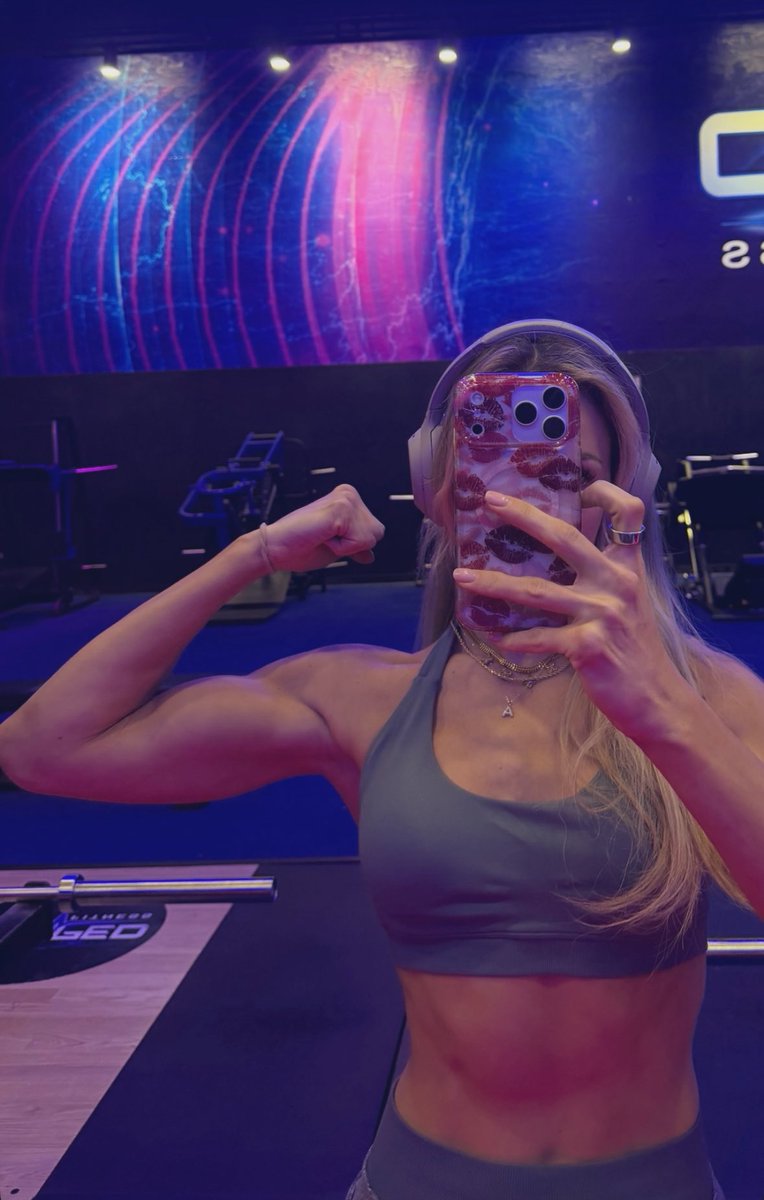 ๐๐๐๐๐ ๐๐๐๐$ tweet media