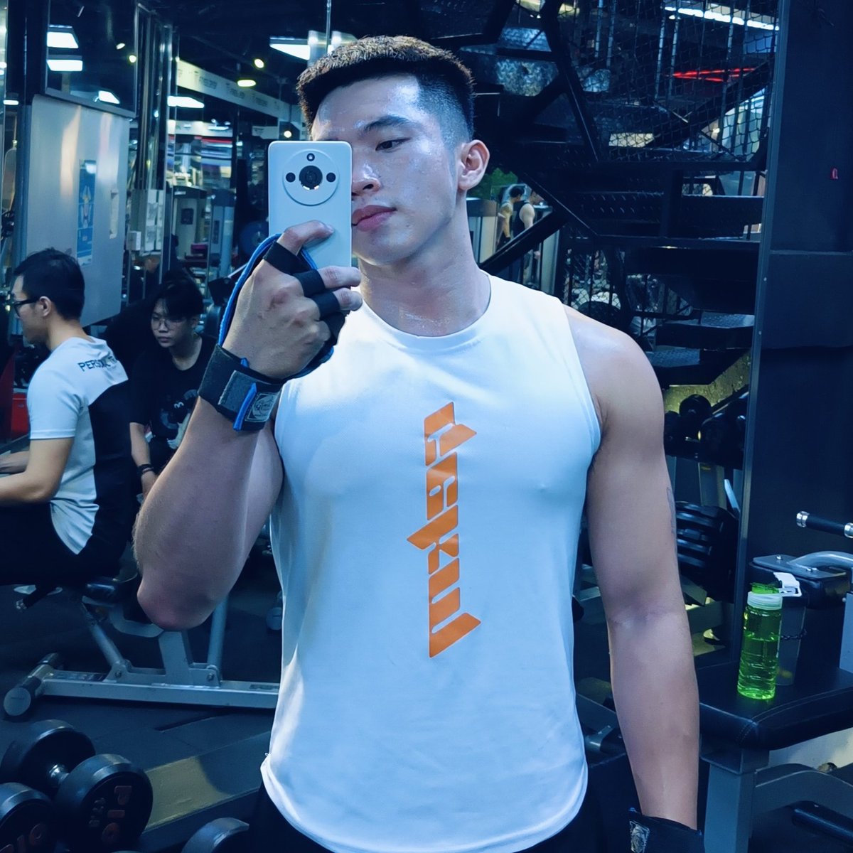 SingerTahi's tweet image. Căng cực... 💪
#singer #tahi #mister