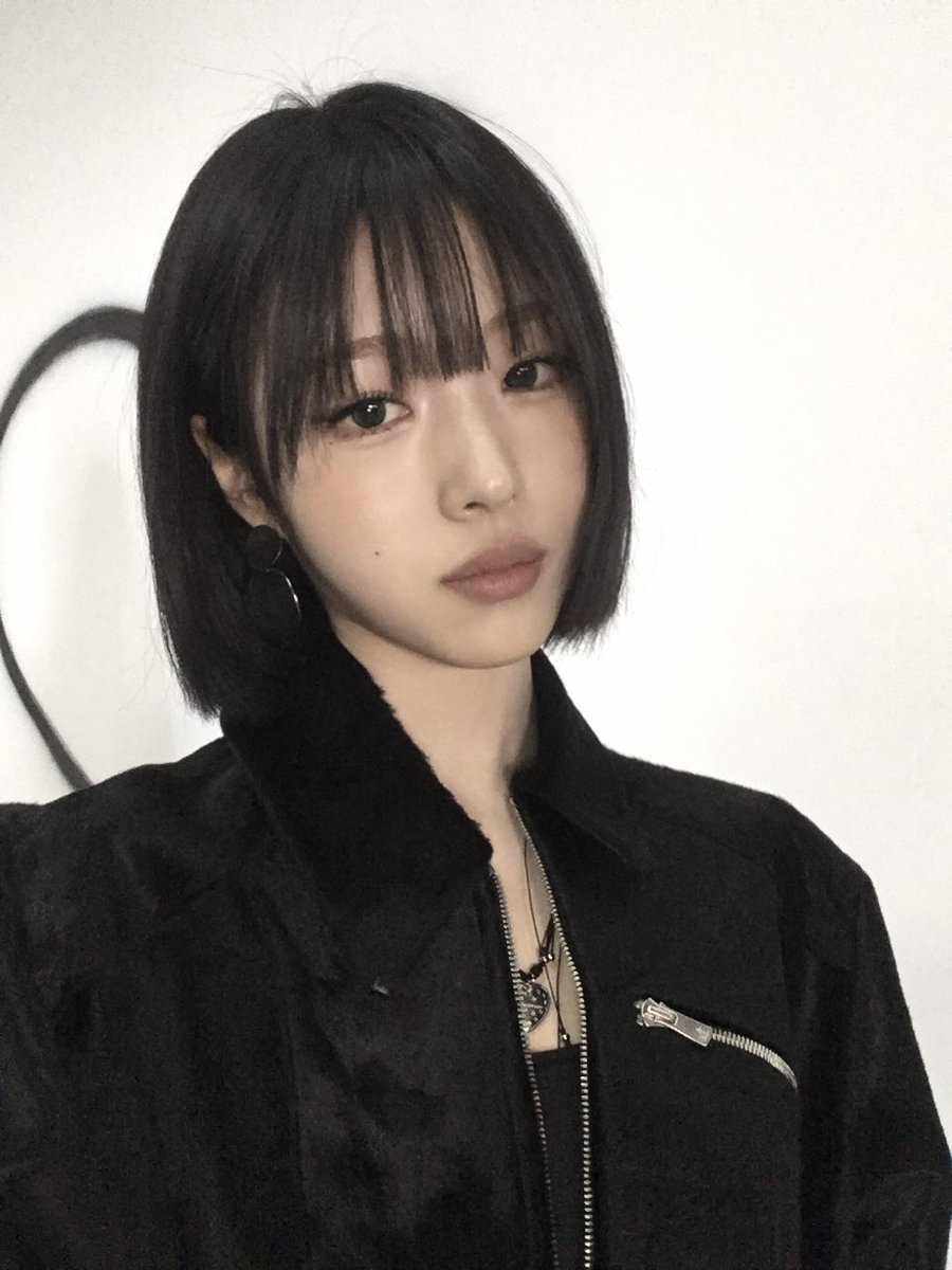 atheart_titan's tweet photo. [from@❤️]

♡🖤♡

#AtHeart #앳하트
#ARIN #아린 https://t.co/Mf5txRqACB