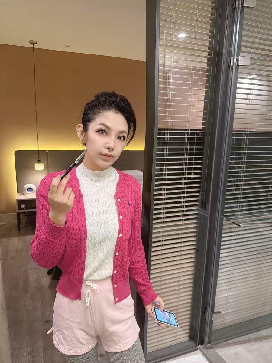 刚发现一个有趣的事

今天X点赞变成🚀了

难道是因为收购XAI，要起飞了