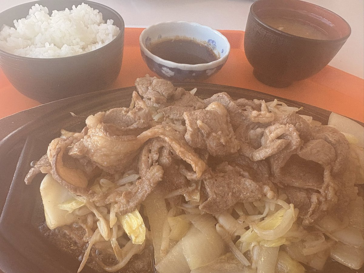 SilverQueen_70's tweet photo. 丸沼高原スキー場
本日も晴天
熱々ジンギスカン美味なり✨ https://t.co/qD1ofss0DH