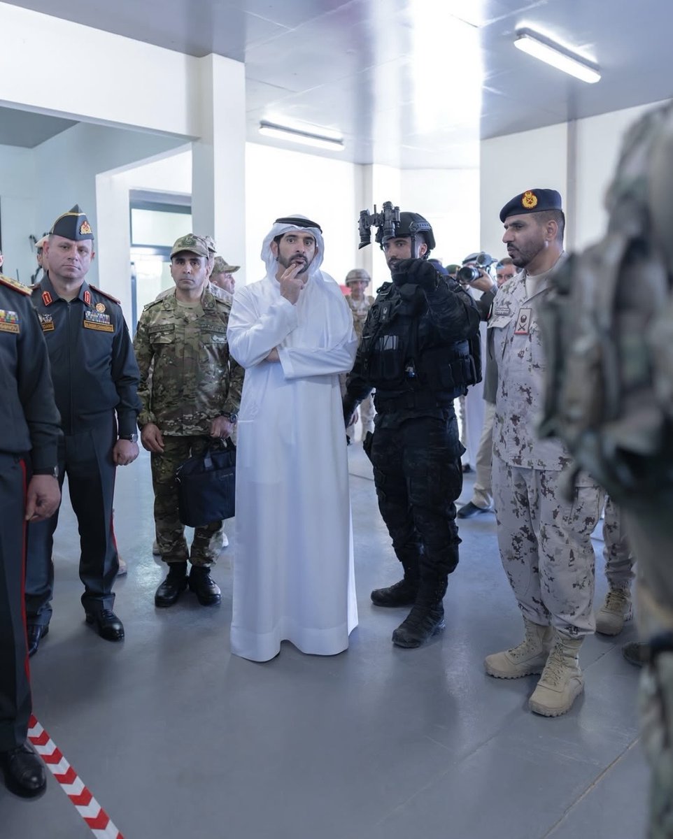 _sstrtr's tweet image. سيدي سمو وزير الدفاع قائد ميداني ، مُلهم ، استثنائي