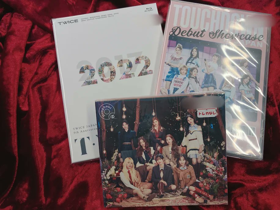 TWICE シーグリやツアーのDVD・CDなどが 入荷いたしました