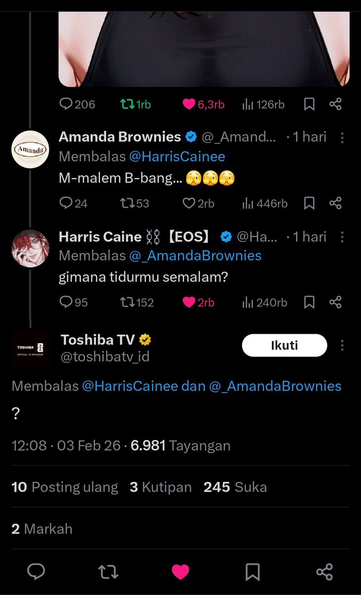 Pertanyaan yang sama, beda tanggapan.
Yang satu denial minta berhenti, yang satunya lagi cemburu karna gak ditanyain gimana tidurnya semalam.
WKWKWK AKU SUKA, ATUR SE-GAY MUNGKIN