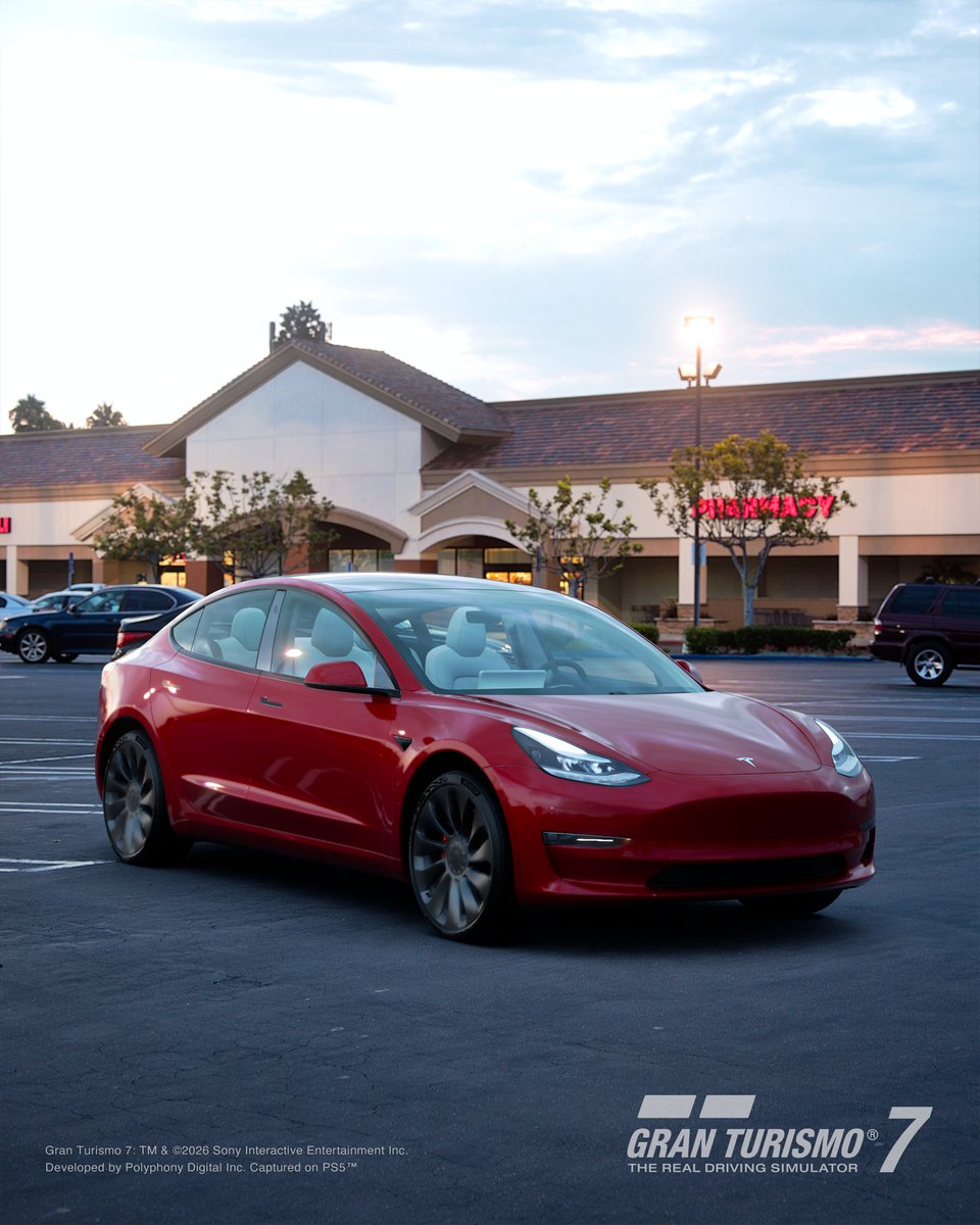 thegranturismo's tweet image. Views of a shopping mall at dusk, a pastel-coloured Huntington Beach, East 4th Street illuminated in orange light, and Pine Avenue at night.

Update 1.67 Featured Scapes curation:
California Roadsides

#GT7 #GranTurismo #Scapes
#California