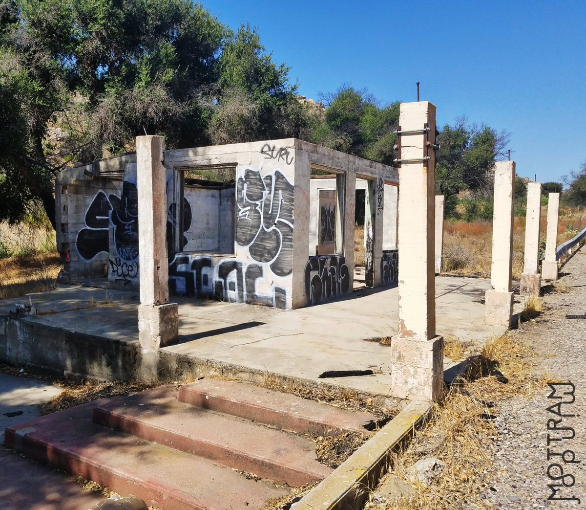 MindofMottram's tweet photo. Ruined. Considering the area, this was probably a shop at one point..
πSan Diego, California
#SoCalX https://t.co/VSSxDmrlbq