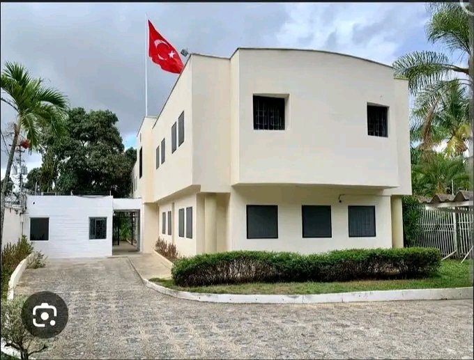 Diosdado Cabello tiene 3 semanas durmiendo en la Embajada de Turquía por miedo a ser capturado como Nicolás Maduro
Dirección: Calle Kemal Ataturk No6 Quinta Turquesa, Valle Arriba/Caracas.

Atentos @DEA <a href="/CIA/">CIA</a>

<a href="/dcabellor/">Diosdado Cabello R</a>