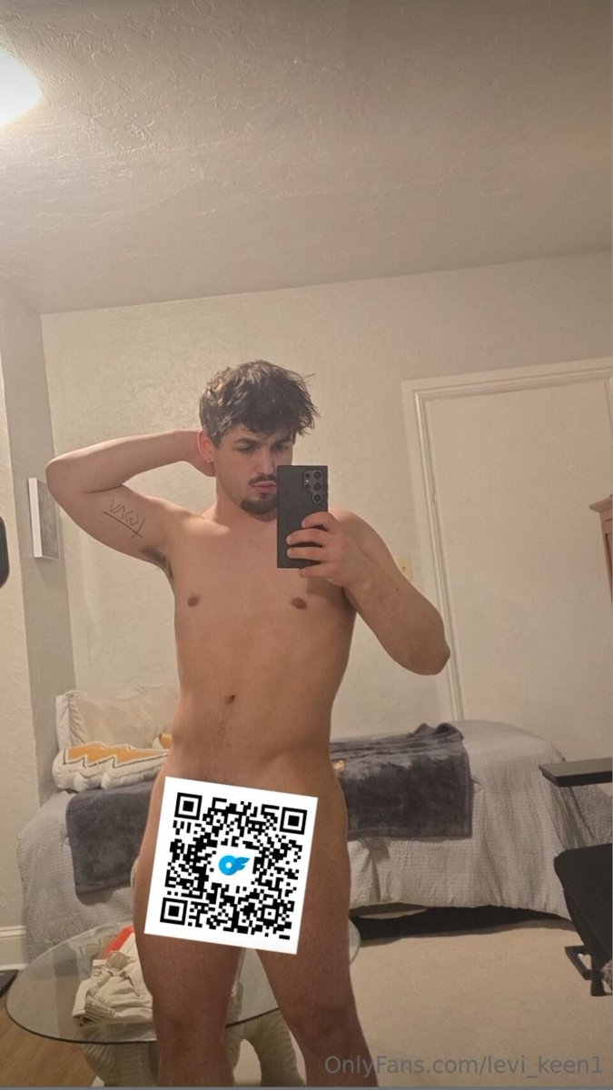 levi_keen1's tweet photo. if only I had someone here to rub me down after the gym... https://t.co/0p4s14n21a