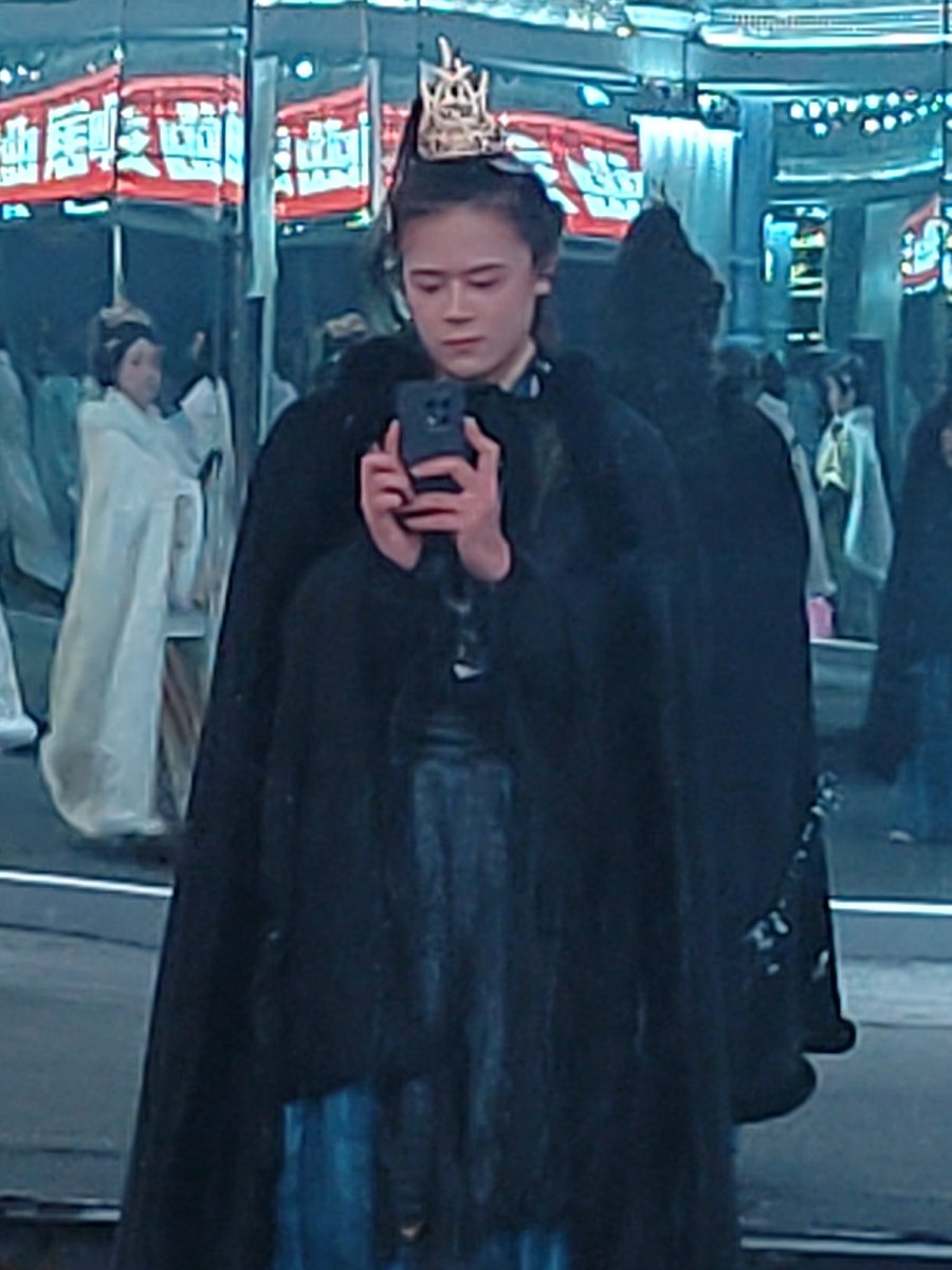 Mo_zichu's tweet photo. 皇子驾到！统统闪开！
#万岁山 #开封 https://t.co/TLgWvScnJe