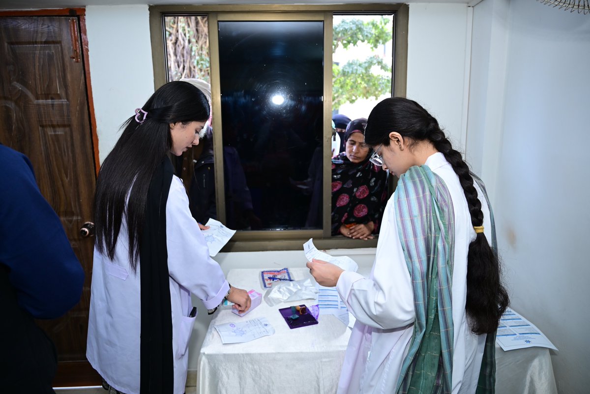 𝐏𝐍𝐒𝐂 𝐎𝐑𝐆𝐀𝐍𝐈𝐙𝐄𝐒 𝐒𝐔𝐂𝐂𝐄𝐒𝐒𝐅𝐔𝐋 𝐌𝐄𝐃𝐈𝐂𝐀𝐋 𝐂𝐀𝐌𝐏 𝐀𝐓 𝐁𝐄𝐍𝐀𝐙𝐈𝐑 𝐁𝐇𝐔𝐓𝐓𝐎 𝐒𝐇𝐀𝐇𝐄𝐄𝐃 𝐔𝐍𝐈𝐕𝐄𝐑𝐒𝐈𝐓𝐘, 𝐋𝐘𝐀𝐑𝐈 𝐊𝐀𝐑𝐀𝐂𝐇𝐈

In a noble gesture, the Pakistan National Shipping Corporation (PNSC) recently spearheaded a philanthropic