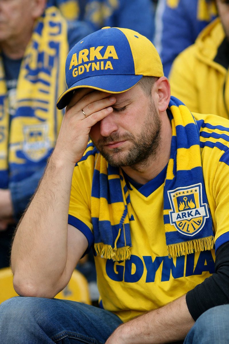 Luux233's tweet photo. Wstaje rano, mówię wejdę na flashscore zobaczyć ile bramek Lech strzelił, bo przecież wiadomo, że wygrał. Przecież wiadomo że Piast ma spaść, prawda? Wiadomo prawda??? Thank You, Lech..
#Poznań #Mistrz https://t.co/lDGmssrBxf