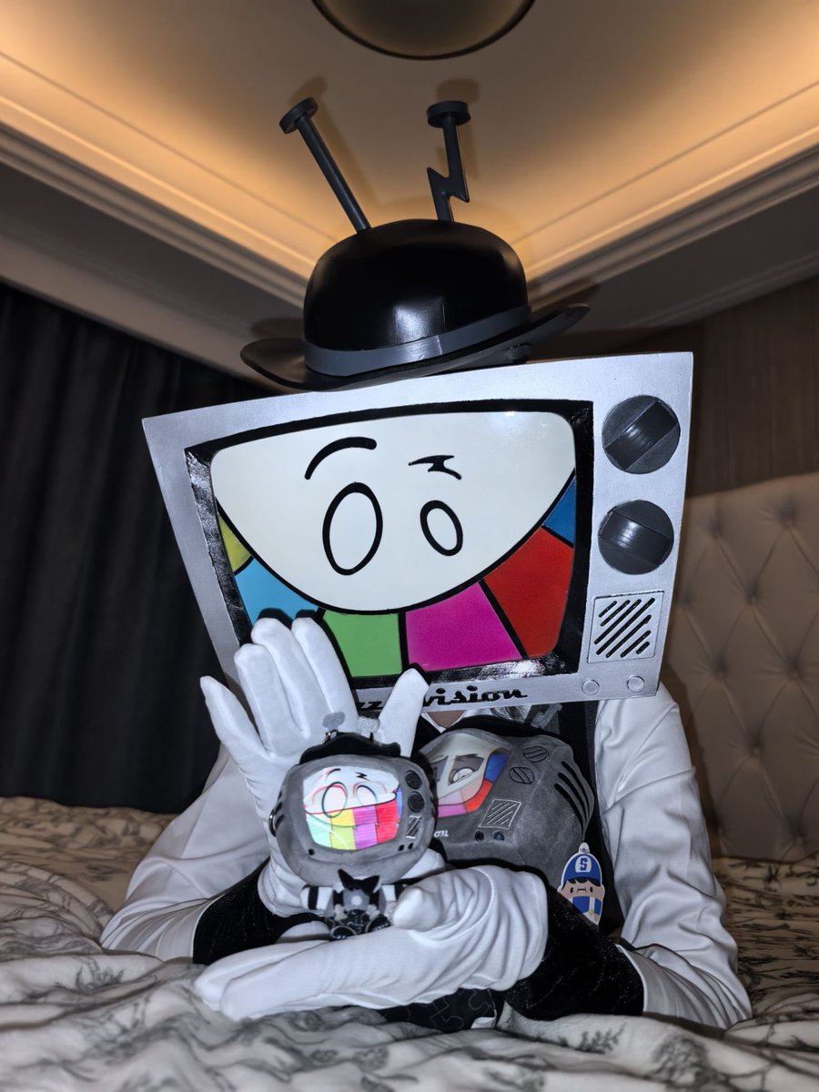 MistryHare's tweet photo. 📺⭐️⭐️⭐️⭐️⭐️
#smg4 #smg4mrpuzzles #mrpuzzlessmg4 #mrpuzzles #smg4cosplay https://t.co/Dp2JGYf5zn