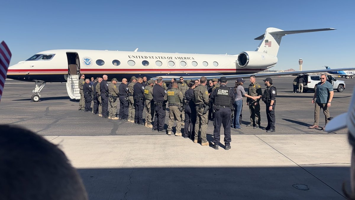 K.y.l.i.e tweet media