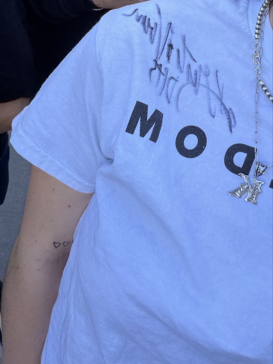 K.y.l.i.e tweet media