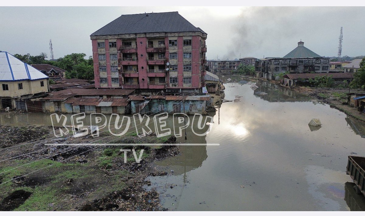 When you hear them saying that almost all the work been done carried out by Dr Alex Otti administration are all a repainted project they did. 

This what we saw along OMUMA Road and old express.  Till date no past governor’s have come to claim that he started the project.   Guess