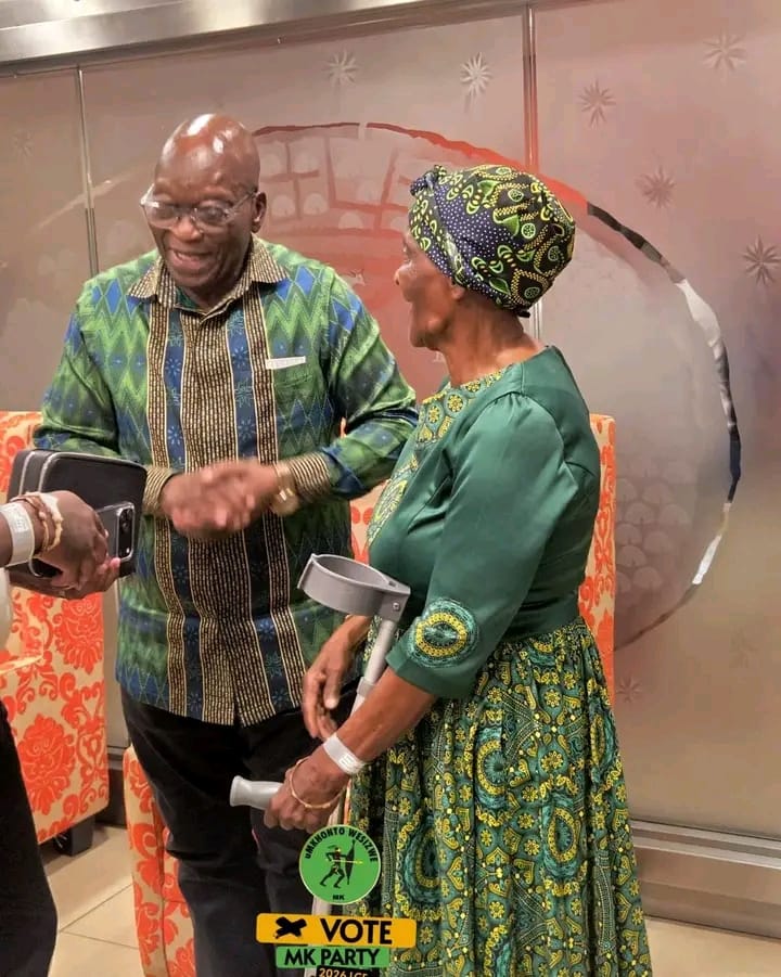 UMKHONTO uphethwe uhlanya tweet media