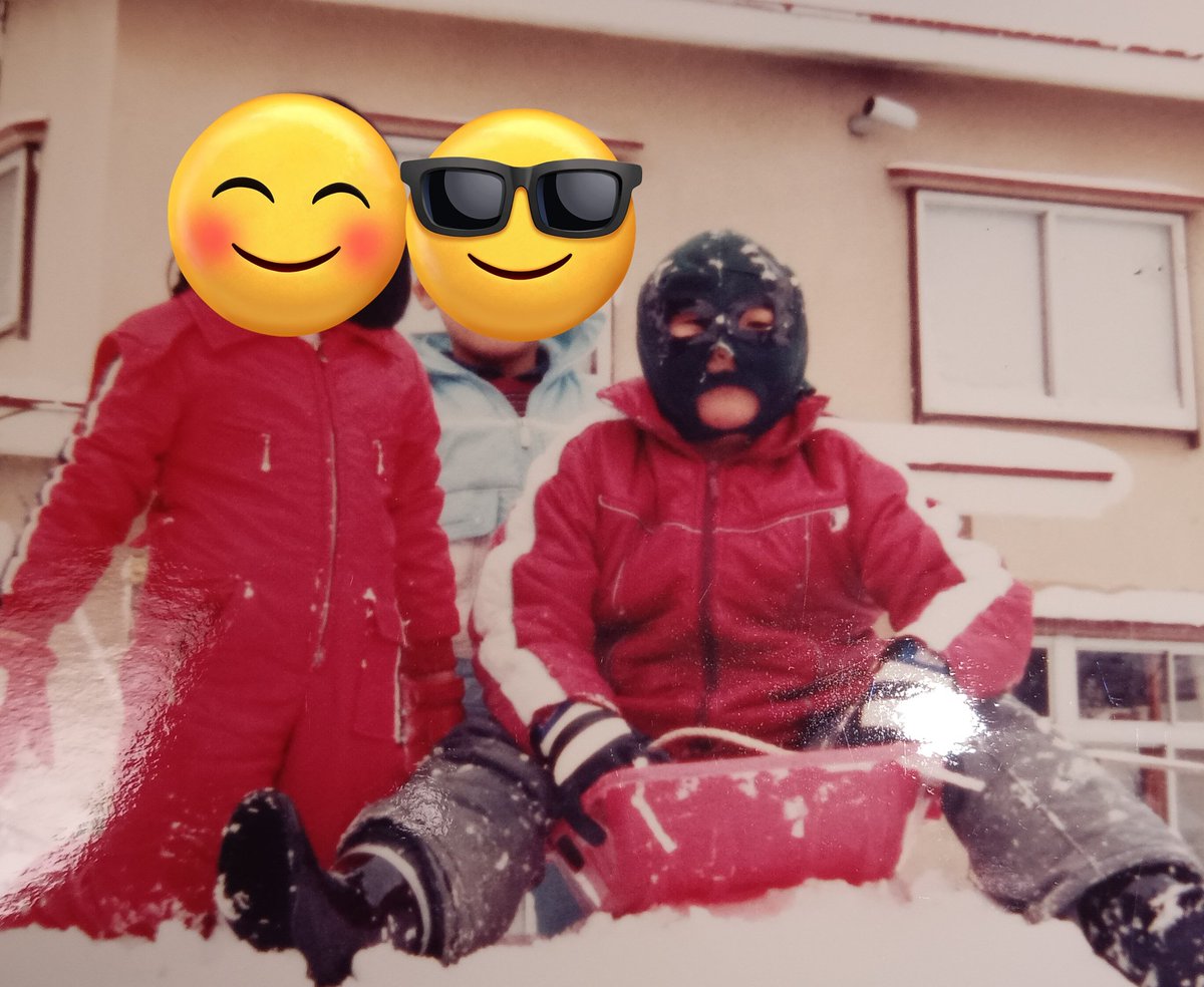 rudokenichi's tweet photo. 親父の部屋片付けしてたら昔の写真出てきた

小学生の頃からマスク被ってました笑

プロレス観戦（新日）行った時、親父に売店で売ってたのを買ってもらったのをハッキリ覚えてます

緑地に黒模様で、ボビー・リーみたいな感じだったと思います https://t.co/rCY3hDaTMM