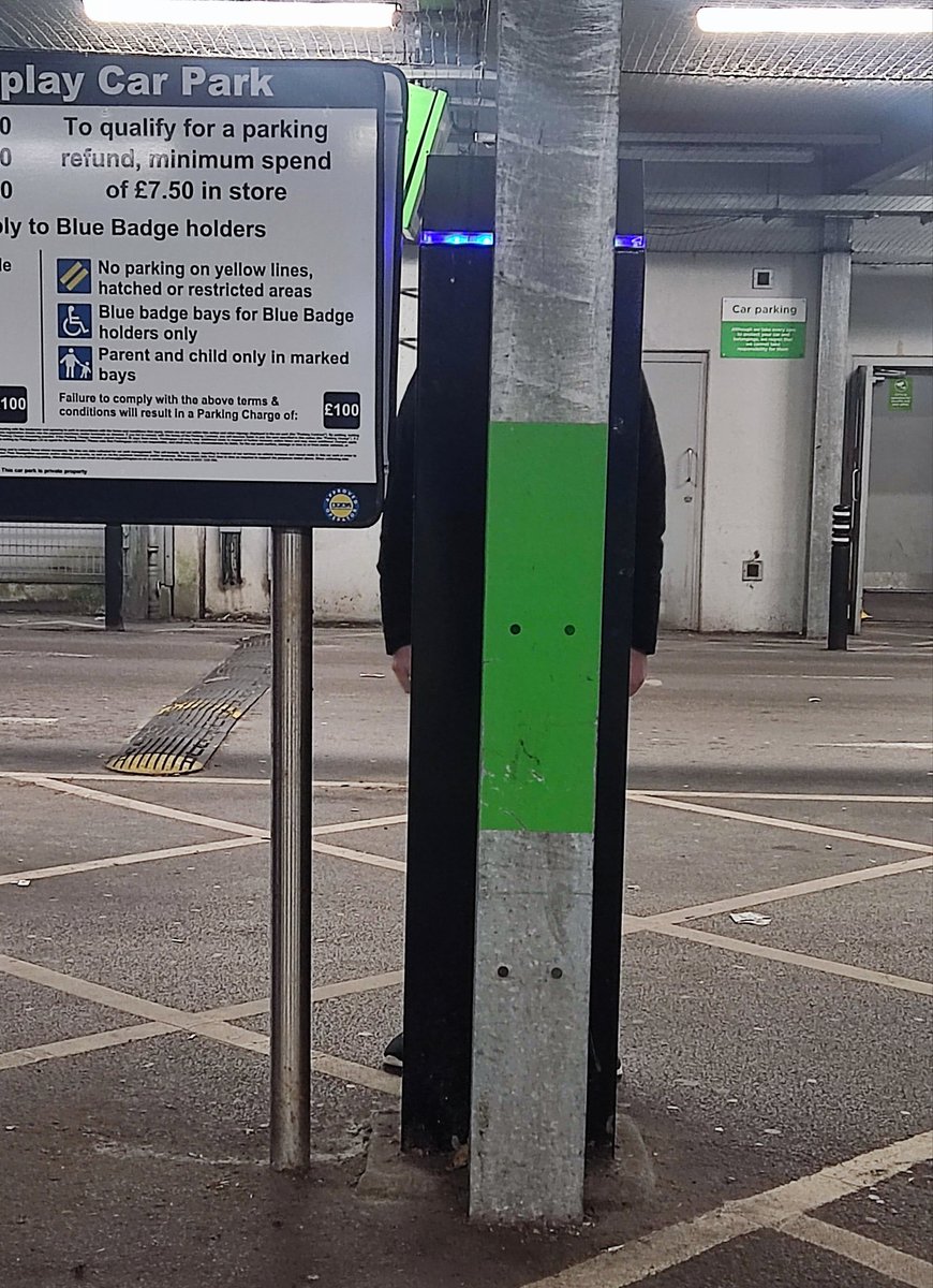 Good_Night_Pics's tweet photo. Birkenhead 
03.02.2025
#Birkenhead #carpark #streetcamera #streetsnap #streetphotography #streetphotographer https://t.co/lVzSXGpSRQ