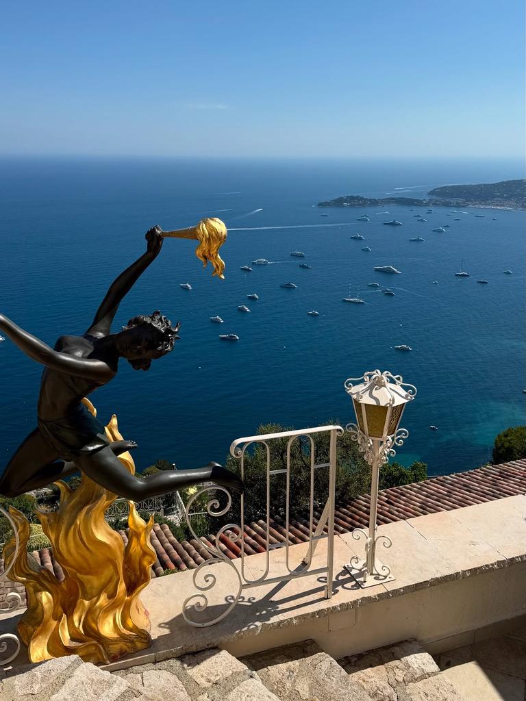 cvaleofficial's tweet photo. Checkmate with a view. Sometimes the best moves are made in the quiet gardens of the Riviera.
#EzeVillage #FrenchRiviera #CoteDAzur #TravelPhotography #MediterraneanMagic #ArtAndTravel #LuxuryLife #VisitFrance #GardenInspiration https://t.co/sL8SvizBUV