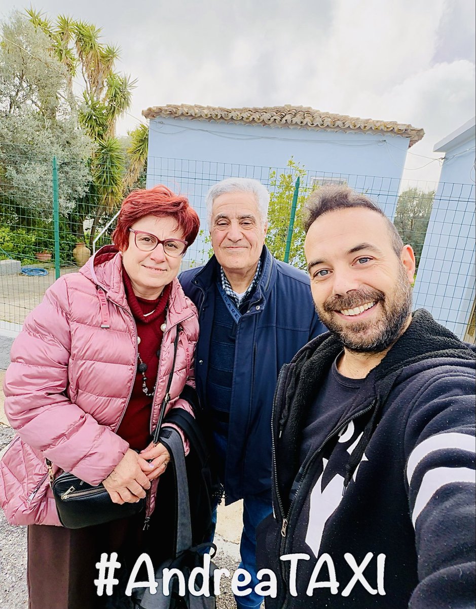 andrym90's tweet photo. Con Marina e Francesco ci siamo conosciuti nei pochi chilometri che separano la stazione di #GioiosaMarina a #Camocelli Superiore ove una casetta di campagna li attendeva calorosamente, quanto basta per rifugiarsi dal #freddo intenso di #Torino.

Buona permanenza
#AndreaTAXI ☺️ https://t.co/tPU7ee6bw7