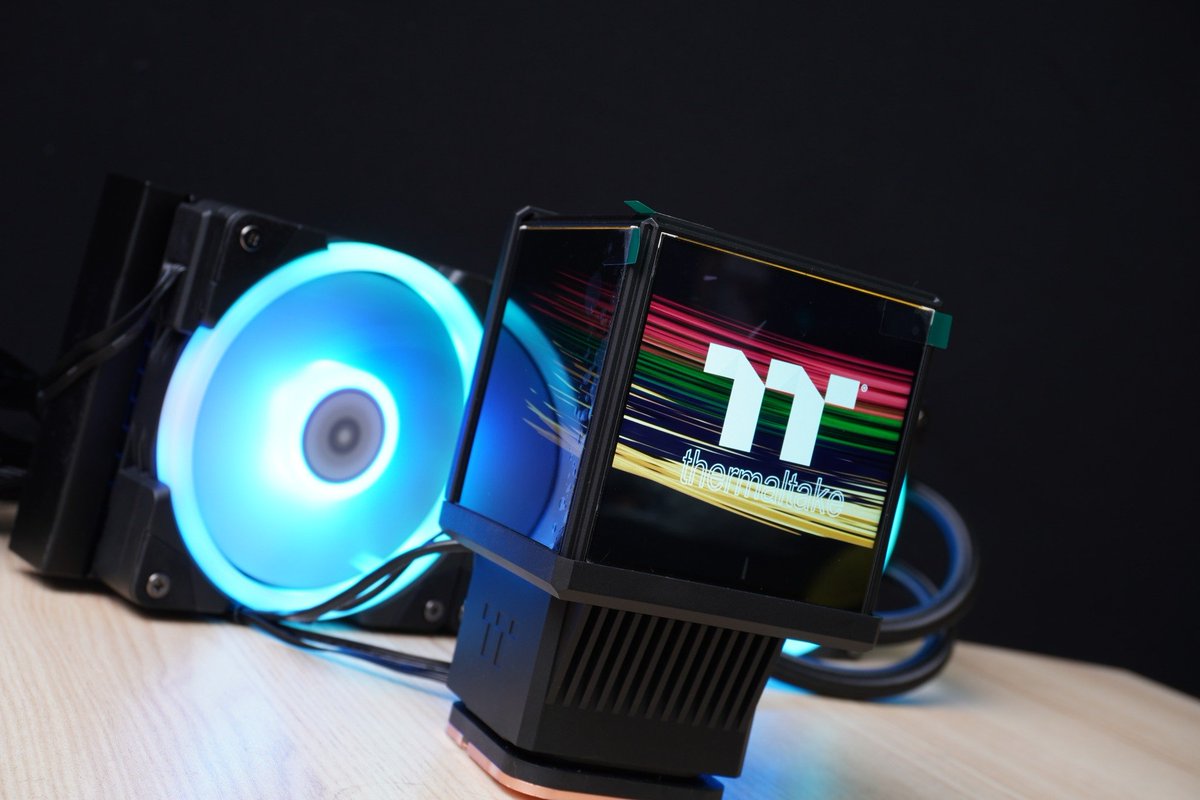 ThermaltakeInc's tweet photo. A new dimension of customization.

MINECUBE transforms liquid cooling into a visual statement with its LCD cube design, bringing real-time data and personalized visuals to the center of your build.

📷 @bernardomodchop

#MINECUBE #LCDCube #LiquidCooling #LCDCustomization #PCBuild https://t.co/gqhjBR23L9