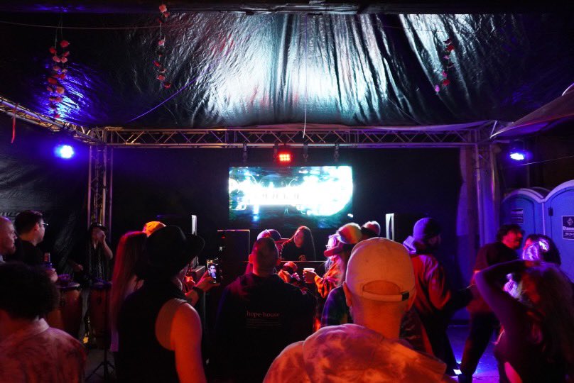 HAUS SNOB tweet media