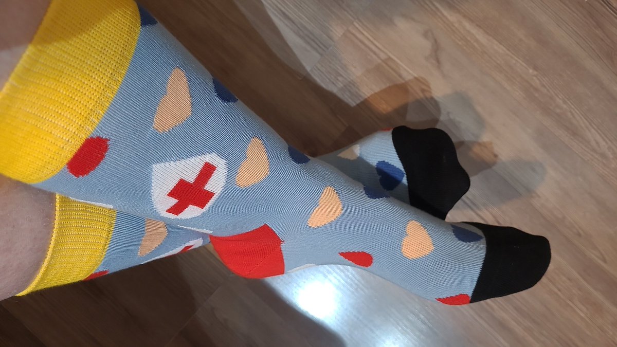 Es ist mir peinlich, dass es so lange gedauert hat, aber ich hatte meine Gründe. Gestern war ich das Erste Mal #Blutspenden.
Leute, wenn ihr könnt, tut das - Blut spenden rettet Leben!