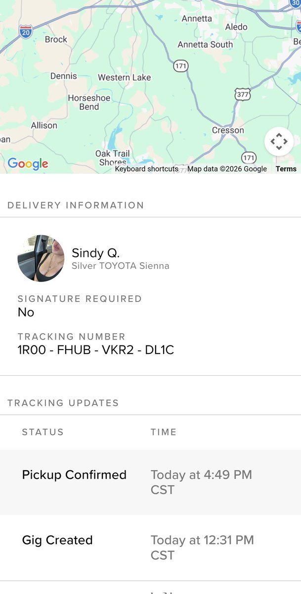 QBaker85's tweet photo. Alleged delivery driver(appears female) https://t.co/75WHzVqsdp