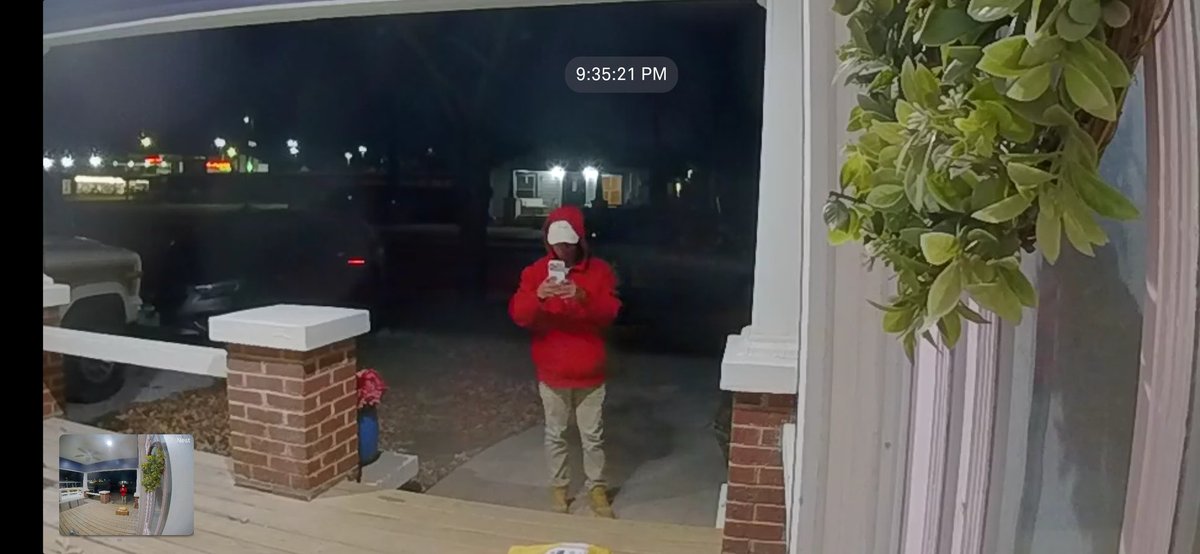 QBaker85's tweet photo. Actual delivery driver (male) https://t.co/o0w4qHEKXO