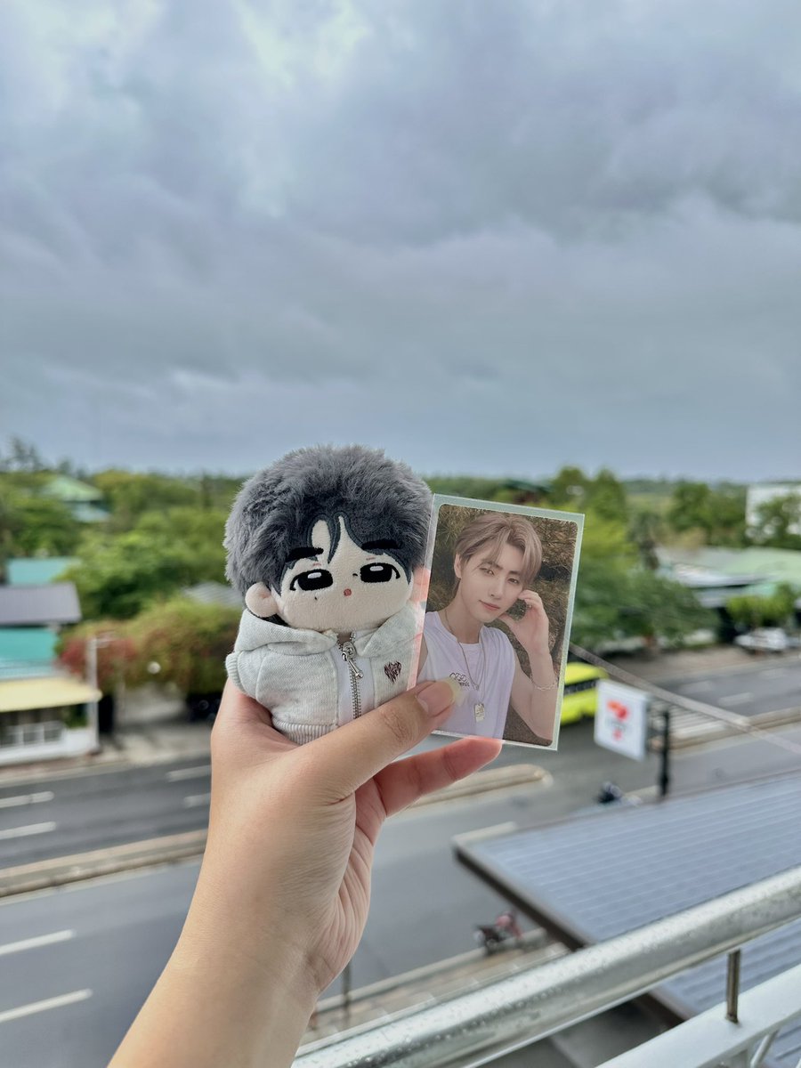 _snghnpark's tweet photo. first time bringing them on my getaway! welcome to Bacolod, my lovieees🦊🐧 https://t.co/oiG4Ly8rqq
