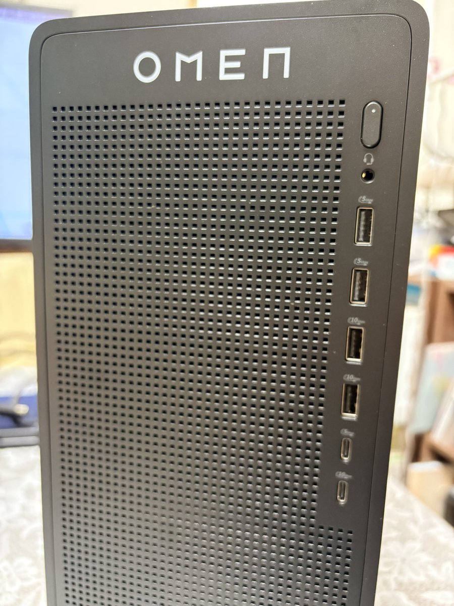 refreflection's tweet image. HPのゲーミングPC（OMEN 16L）ちゃんと届いた。
早速GEOのSSDセット・・と思ったら買っておいたM2ネジが小さすぎた。
ホームセンターでちょっと大きいの買い直して無事完成。

てかM2ネジ小さすぎるね(何度もネジ穴セットに失敗した)