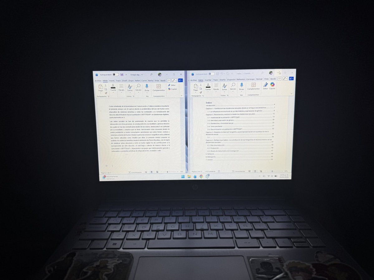Antoni1193's tweet photo. Dándole a ese bonito ensayo para que me acepten en el diplomado. 

#EstudiosDelDiscurso #UACM #CyC https://t.co/G79f9JpG1i