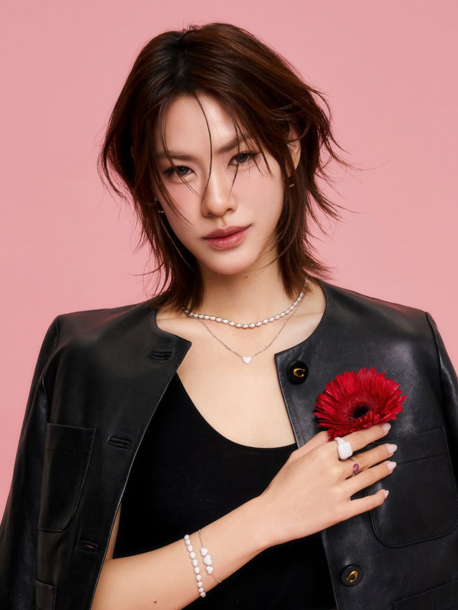 EmiBonnieTH's tweet image. [📸] emiamily — IG Post Update (040226)

Heart full, jewels brighter💌

#APMMonaco #APMMonacoTH
@.APMMonaco @pacifica_group
#EmiBonnie
#emiamily