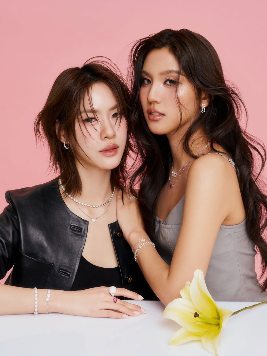 EmiBonnieTH's tweet image. [📸] emiamily — IG Post Update (040226)

Heart full, jewels brighter💌

#APMMonaco #APMMonacoTH
@.APMMonaco @pacifica_group
#EmiBonnie
#emiamily